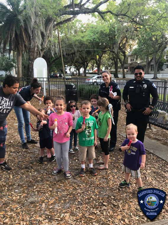 SanfordPolice's tweet photo. Last night, Officers Bradshaw and Mejia officially kicked off Operation Copsicle at Park on Park.

Who doesn't love a cold treat when the weather is warm?

#OperationCopsicle #RedIsTheBest #Sanford #BetterTogether https://t.co/1lHQQSZGMQ