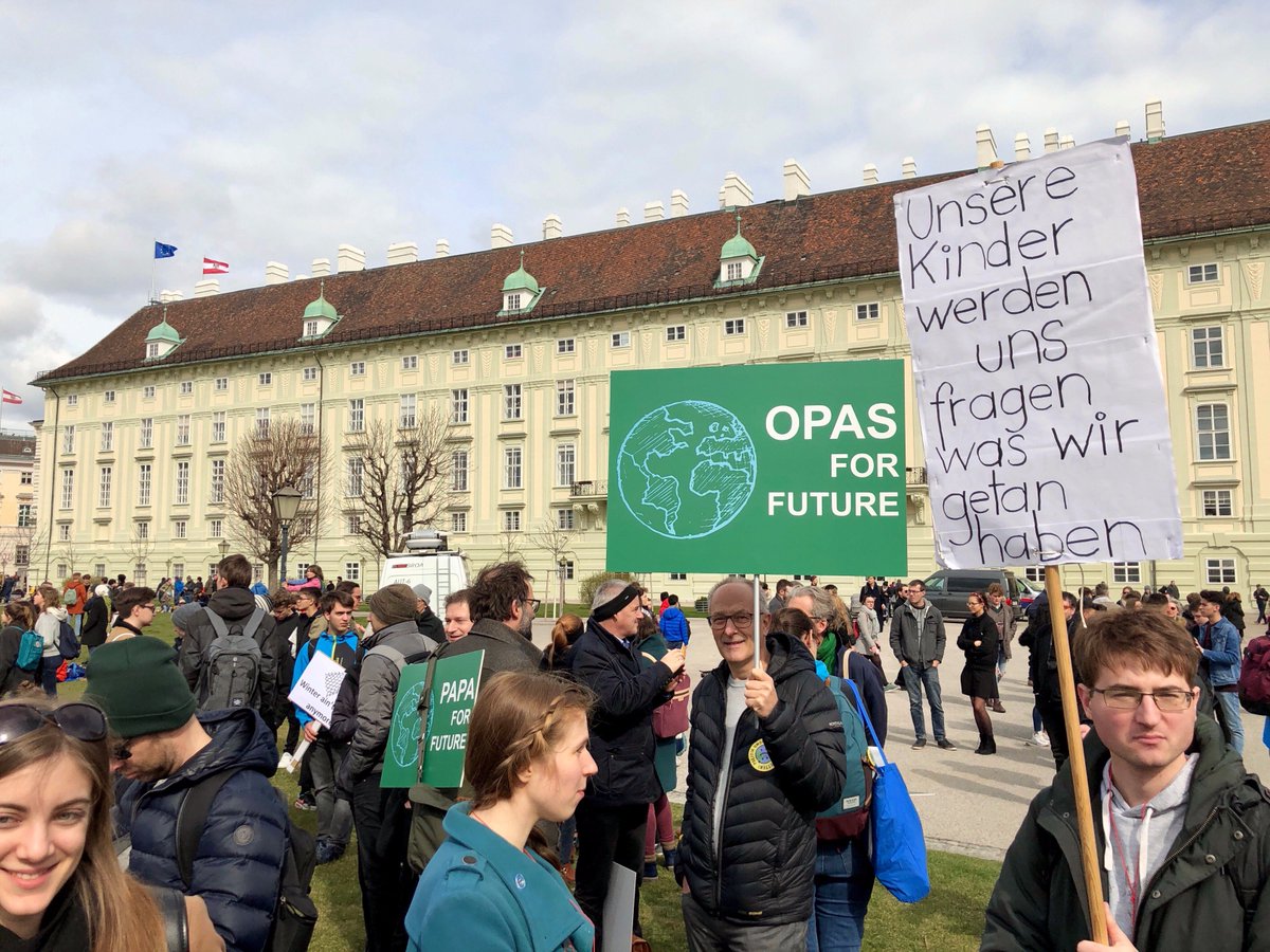 Wir waren in Wien mit dabei 💪🏻 Beeindruckend zu sehen wie viele Jugendliche sich für unsere Zukunft einsetzen! well done! -&gt; <a href="/ViennaForFuture/">Fridays For Future Wien</a> #FridaysForFuture #schoolstrike4climate #climatestrike #wien #vienna #austria #renewables #eubioenergy #OpasForFuture