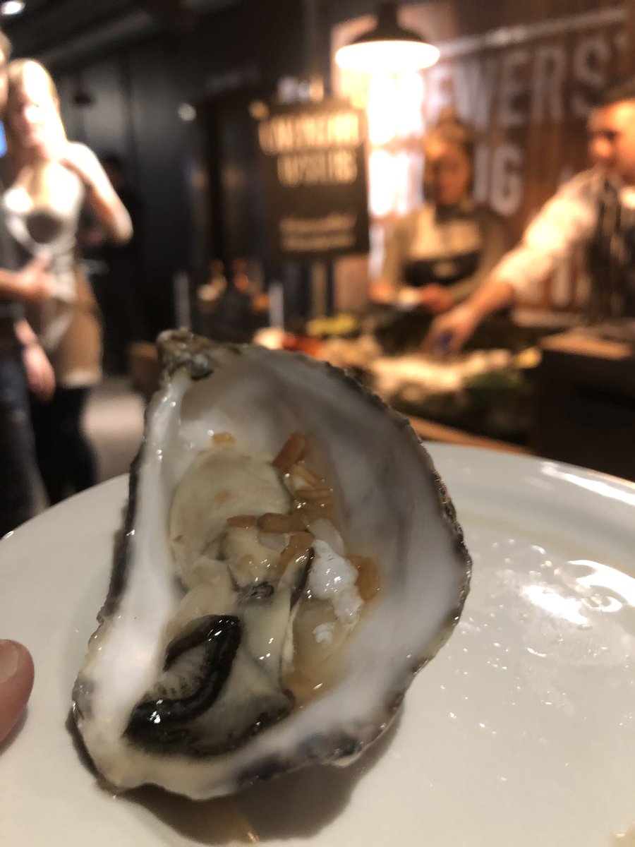 David_Deeley's tweet photo. What a fantastic night @homeofguinness thanks to @stpatricksfest ... amazing food, craic agus ceoil for the start of #StPatricksFest ☘️ https://t.co/zeSUDLeJHf