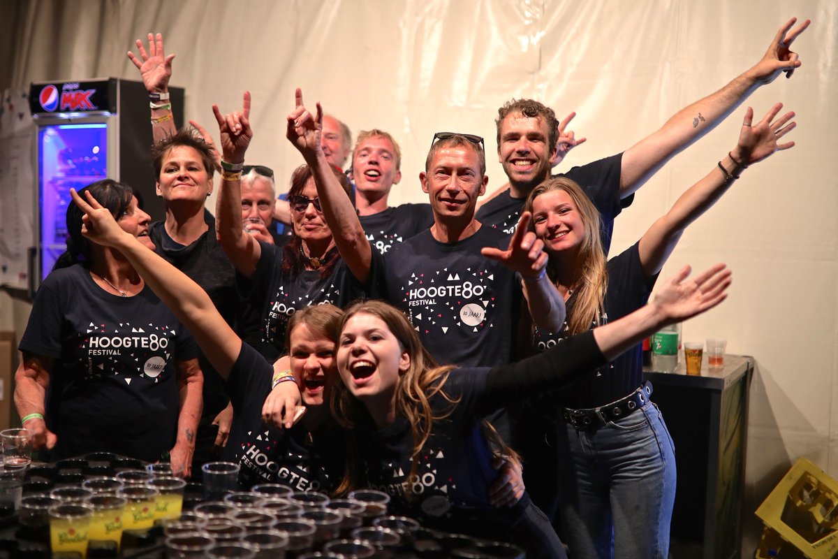 We kunnen niet zonder de fantastische inzet van vrijwilligers. Wil jij dit team komen versterken achter de bar? Of zit je liever in de muntenkassa? Kom 2 dagen helpen en krijg daar voorstellingen en feestjes voor terug. Geef je op via bit.ly/h80vrijwilliger  📸 Frans Schneider