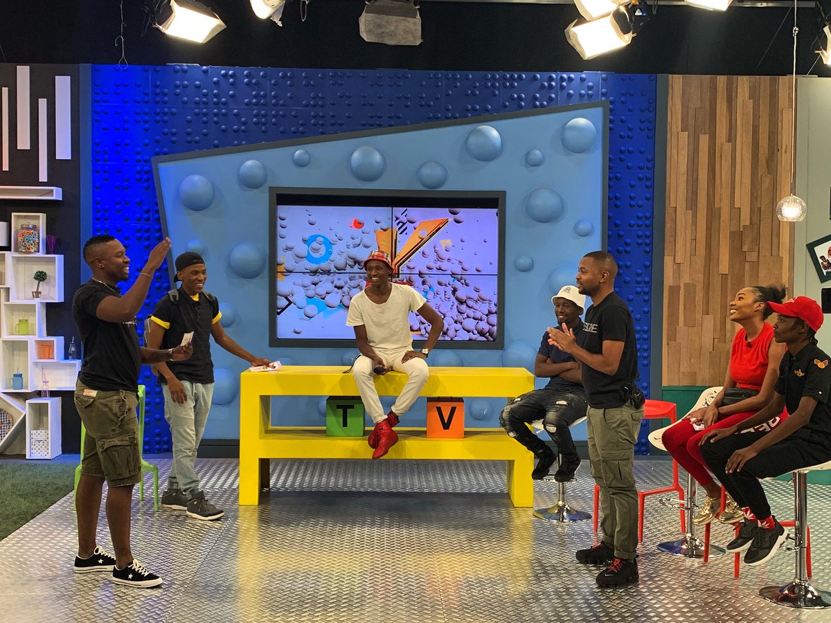 YotvLive's tweet photo. It’s a Party Friday and we turning all the way up with our Amapiano artists 🎹 
#YoParty https://t.co/pn0gR63RAT
