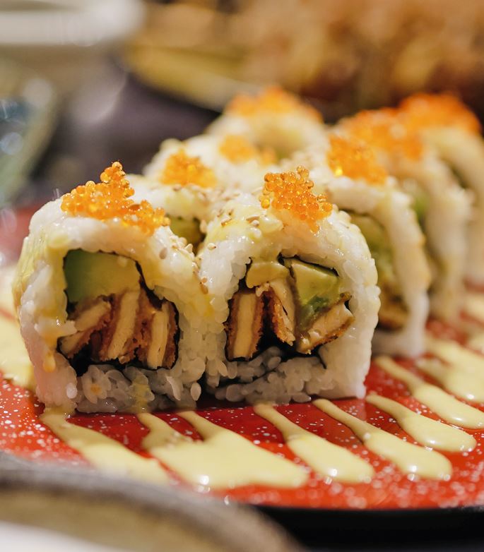 Sushi that is too pretty to eat!🍤 Well...maybe not✨ #sushi #rice #japanese #foodies #sushiroll #edinburgh #edinburghfoodies #foodies #tasty #photogenic #food #capital