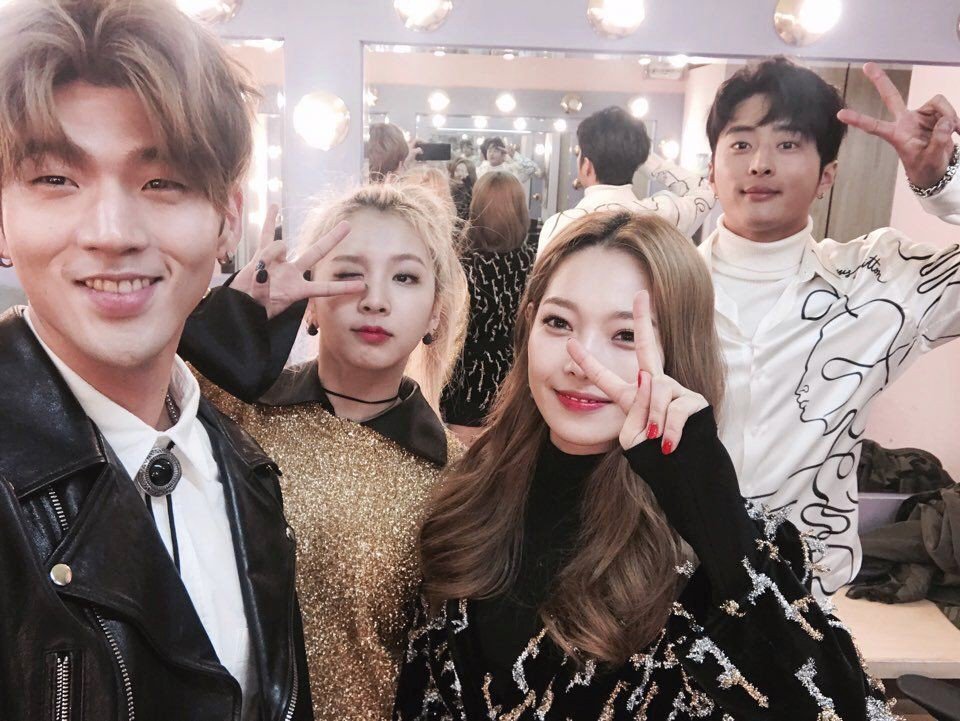 Kdoreoficial's tweet photo. O grupo #KARD terá seu comeback no dia 27 de março!

O grupo revelou que o novo single  título será "Bomb Bomb". 
BM disse:
 "Está prestes a sair e vai ser super explosivo!"

#comeback #KARD https://t.co/I4phOZdHyF