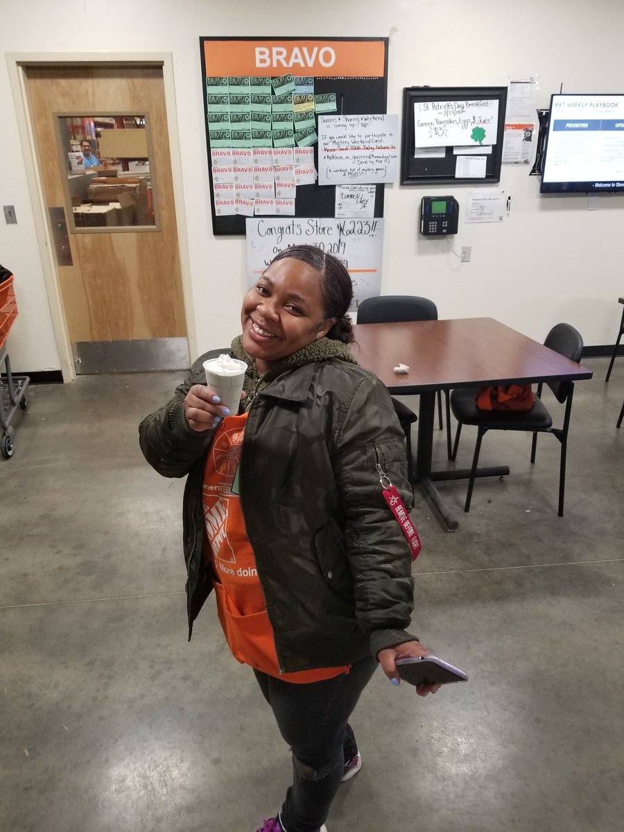 MET6223's tweet photo. MET Homer Fund Shamrock Shake sale! 
@dalovelycooperz @hmalak @hd6223 @billmurph5 @AcevedoRosemary https://t.co/n3hhG7DueK