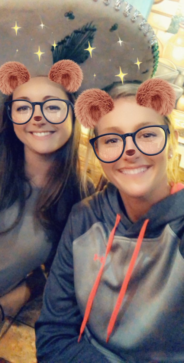 emohler3108's tweet photo. Itβs not like weβve been counting down to spring break all week long or anything, but.... The countdown is REALLY on now! ππΌπ #6hoursandcounting #9daysoff #letsgoSB {I took pics after everyone else left. Slacking, yβall.... π} https://t.co/0VnQpi2bxR
