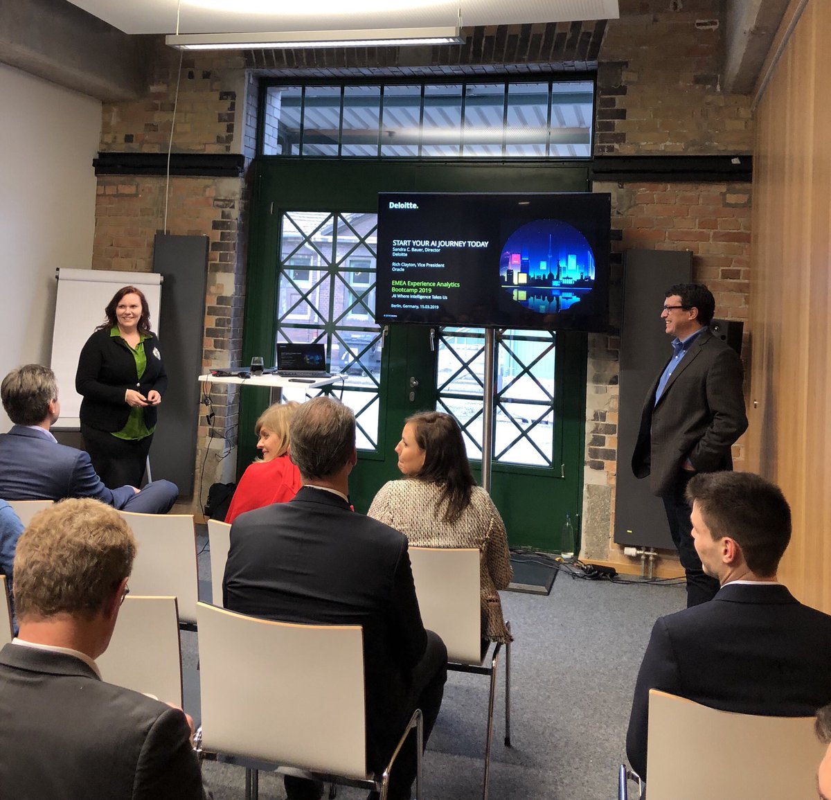 OraclePartnerDE's tweet photo. Friday and the #DeloitteExperienceAnalytics event in #Berlin is rocking. Proud to be sponsor at this occasion. #ArtificialIntelligence is definitely a topic we need to talk more about - in tech as well as in society! #OracleDeloitte https://t.co/srbyWx8wOE