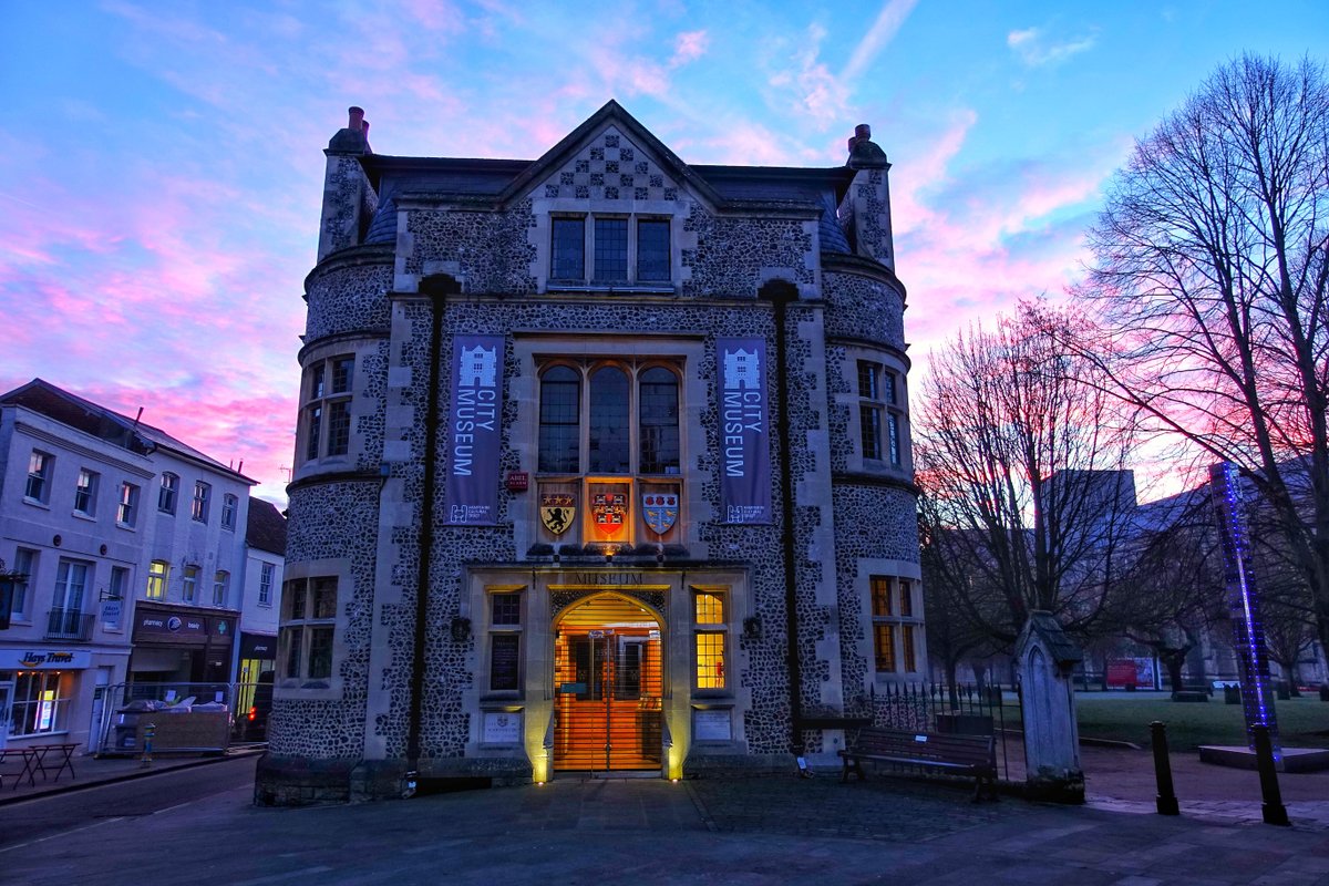 University of Winchester (_UoW) Twitter