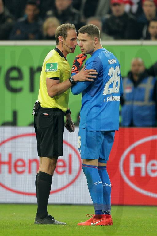 sr_ansetzungen's tweet photo. Fr. 15.03.2019 | 2. Bundesliga
1. FC Heidenheim - Union Berlin
SR: Sascha #Stegemann
SRA: Frederick #Assmuth
SRA: Justus #Zorn
4O: Johannes #Huber
#FCHFCU https://t.co/GZMZILnNKG