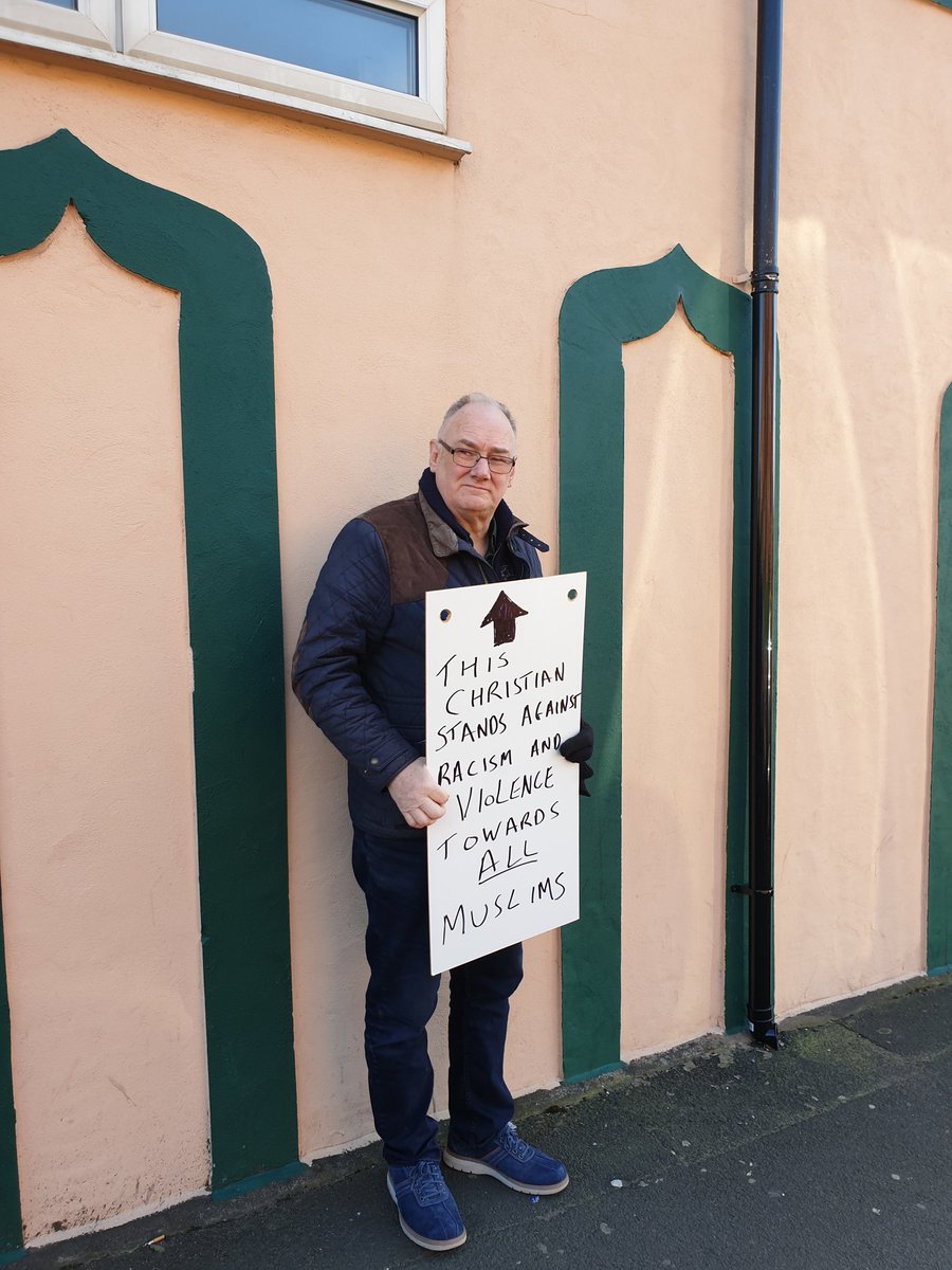 What happen in Christchurch NZ is really 💔, This is what happen to Sunderland UK mosque today during Juma' prayer. Thank you my friend. #Pray4Christchurch
