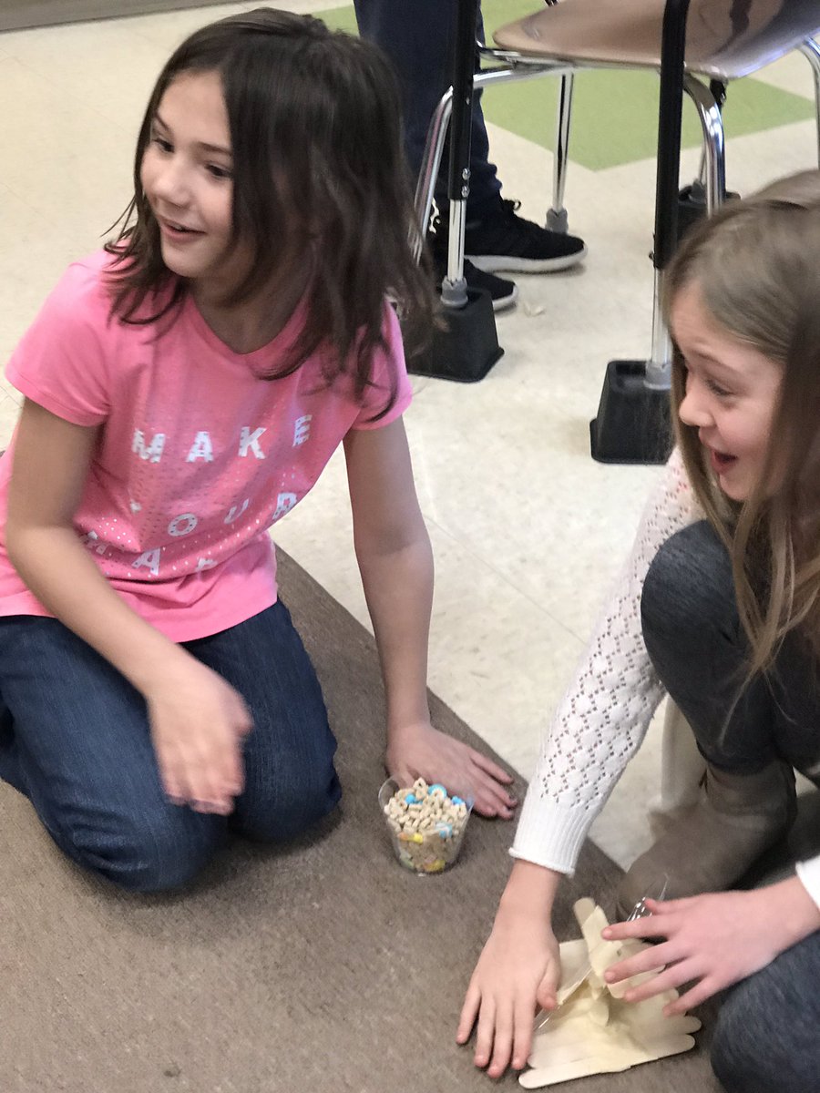 jwilson616's tweet photo. Third graders celebrated #StPatricksDay with a #STEM activity. Constructing Lucky Charm catapults helped us learn about force and the fulcrum position on a lever. #SWExcellence #vikingsma https://t.co/w8GlsJIU4K