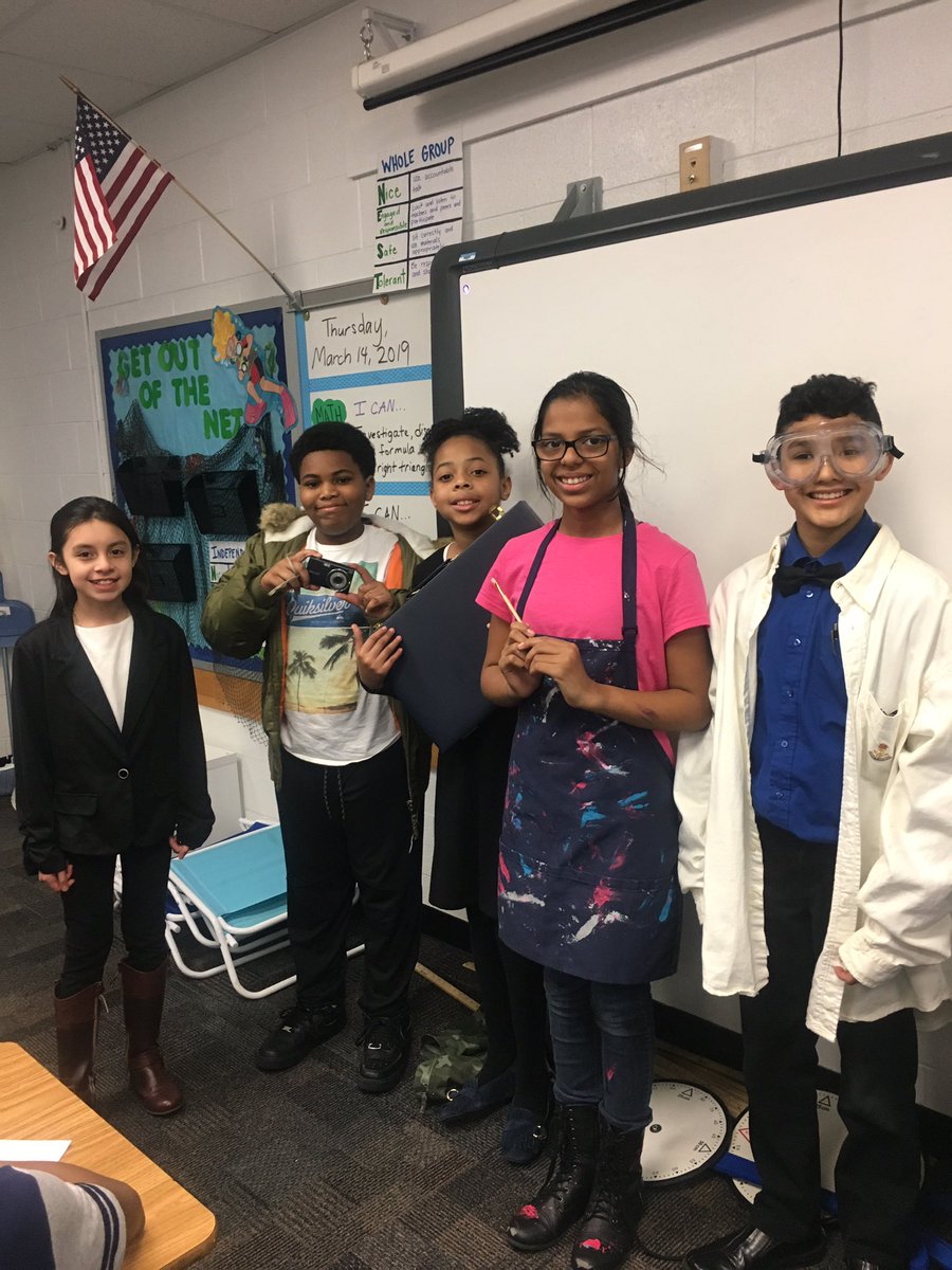 AngelaRyan_VB's tweet photo. College and Career readiness week was a success! I loved seeing how eager my students were to show their dedication to higher education and their future careers! @bfw_elem @IrishPrincipal1 @MsLRiley https://t.co/Dc1Rhcq9pR