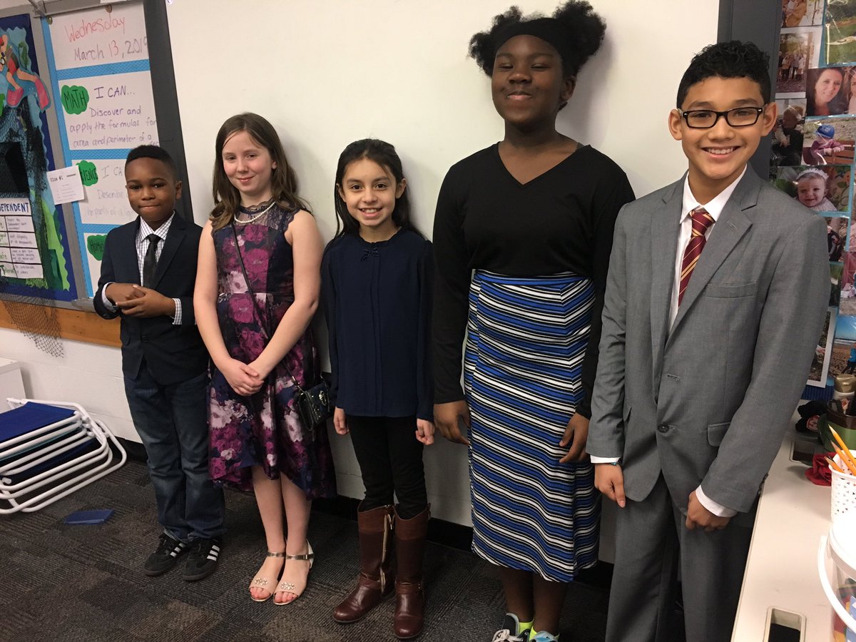 AngelaRyan_VB's tweet photo. College and Career readiness week was a success! I loved seeing how eager my students were to show their dedication to higher education and their future careers! @bfw_elem @IrishPrincipal1 @MsLRiley https://t.co/Dc1Rhcq9pR