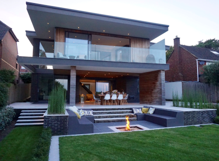 The_APL's tweet photo. Celebrating their win today in the £60,000 - £100,000 category, sponsored by @TalaseyGroup, is @lands4living for their Skyfall garden! A great example of incorporating level changes into a garden. #APLAwards19 #WeAreAPL https://t.co/VeJ0QoGdgZ
