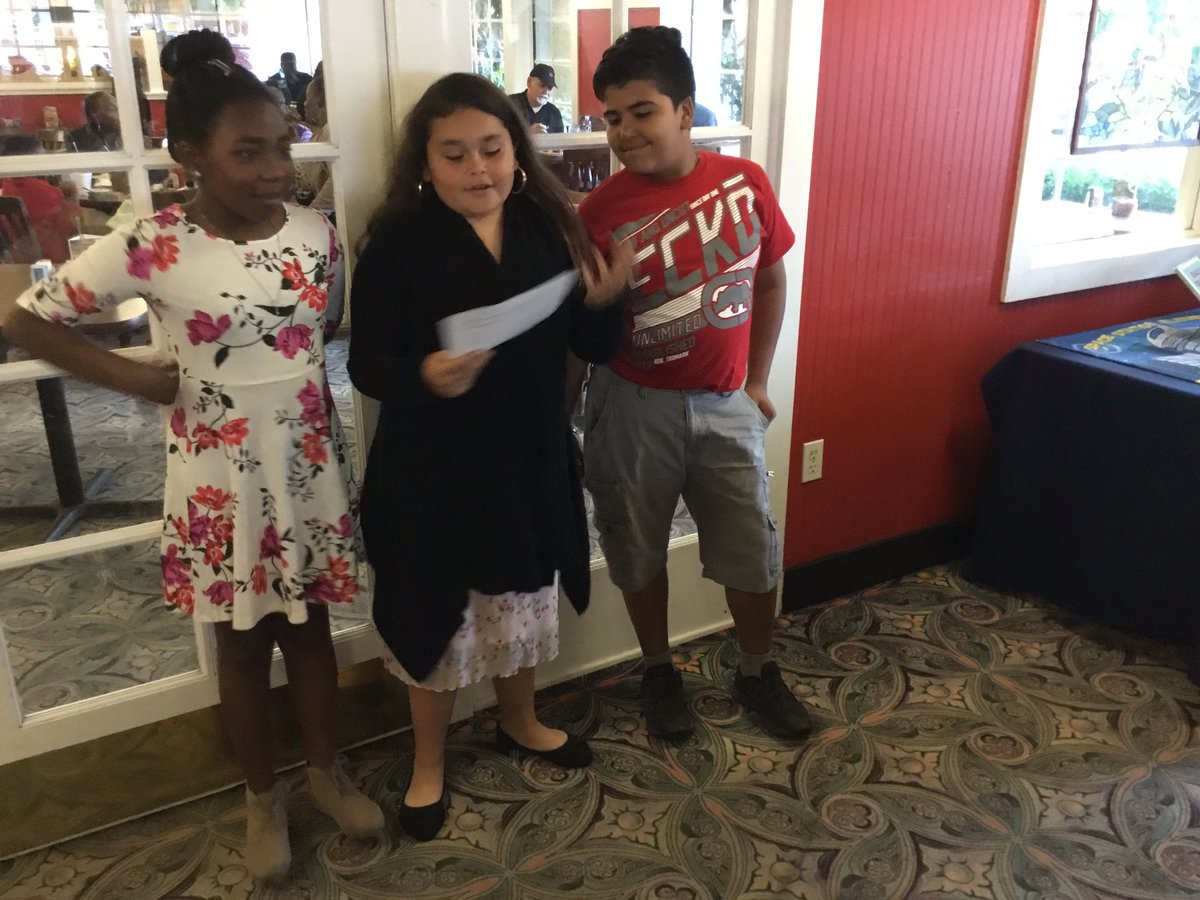 Orangebrook_El's tweet photo. Congrats to all the KINGS &amp; QUEENS young writers of OBE! Parents &amp; guests enjoyed students showcasing their books written &amp; illustrated by none other but themselves!  📚 

Special thanks to Piccadilly Restaurant and Mrs. McLaren-Berry’s Space 2 Launch program. https://t.co/Wq9Kj4zglp