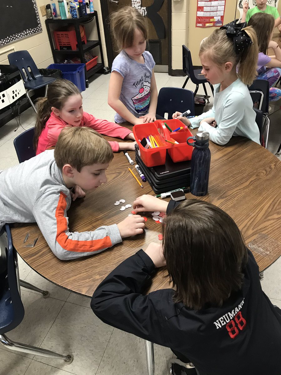 MissClark113's tweet photo. Fun with arrays! #sd113a #OWbears https://t.co/luWraaVsHP