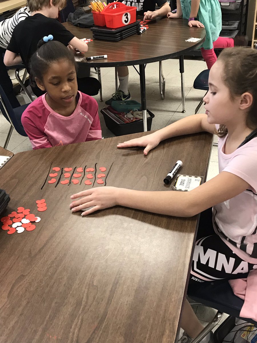 MissClark113's tweet photo. Fun with arrays! #sd113a #OWbears https://t.co/luWraaVsHP