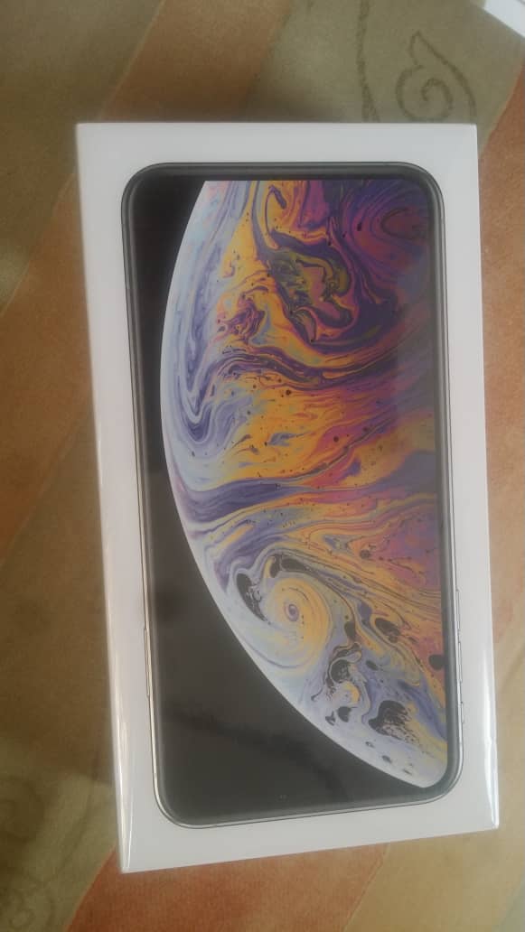 MultimediaSen's tweet image. Iphone XS MAX silver 512Gb de mémoire Authentique, officiel scellé dans sa boites avec tous ses accessoires d'origines à seulement 750000f
Contact: 771109454 ou whatsapp
