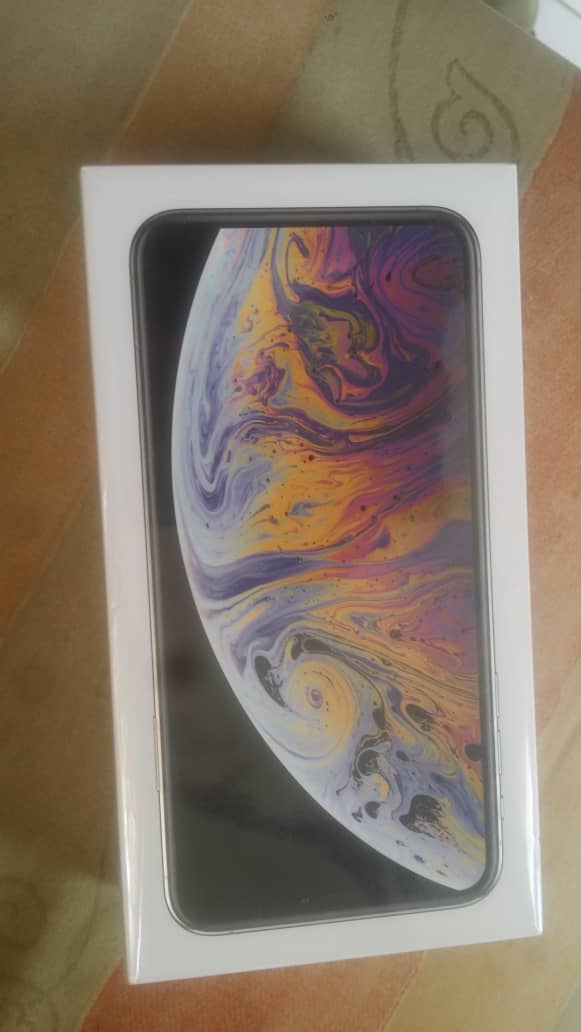 MultimediaSen's tweet image. Iphone XS MAX silver 512Gb de mémoire Authentique, officiel scellé dans sa boites avec tous ses accessoires d'origines à seulement 750000f
Contact: 771109454 ou whatsapp