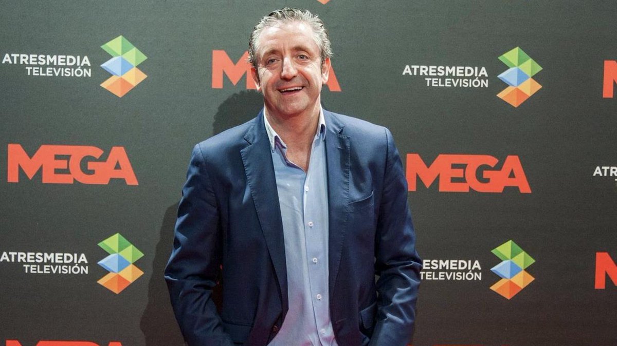 elmundotoday's tweet photo. Audiencias: Josep Pedrerol renueva por dos temporadas más con el Real Madrid https://t.co/VvVNiXUlrM https://t.co/eTKVcPfmFI