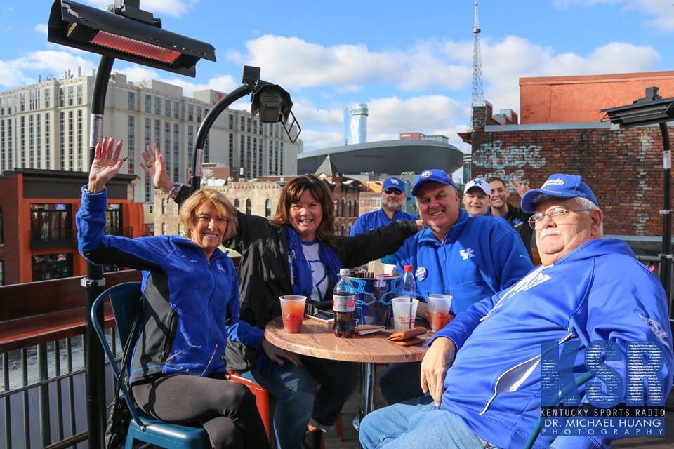 DrMikeUK's tweet photo. Huge show at @TinRoofBroadway this morning! @KySportsRadio @DrewFranklinKSR @ryanlemond @ShannonTheDude https://t.co/t0bm1HgzlF