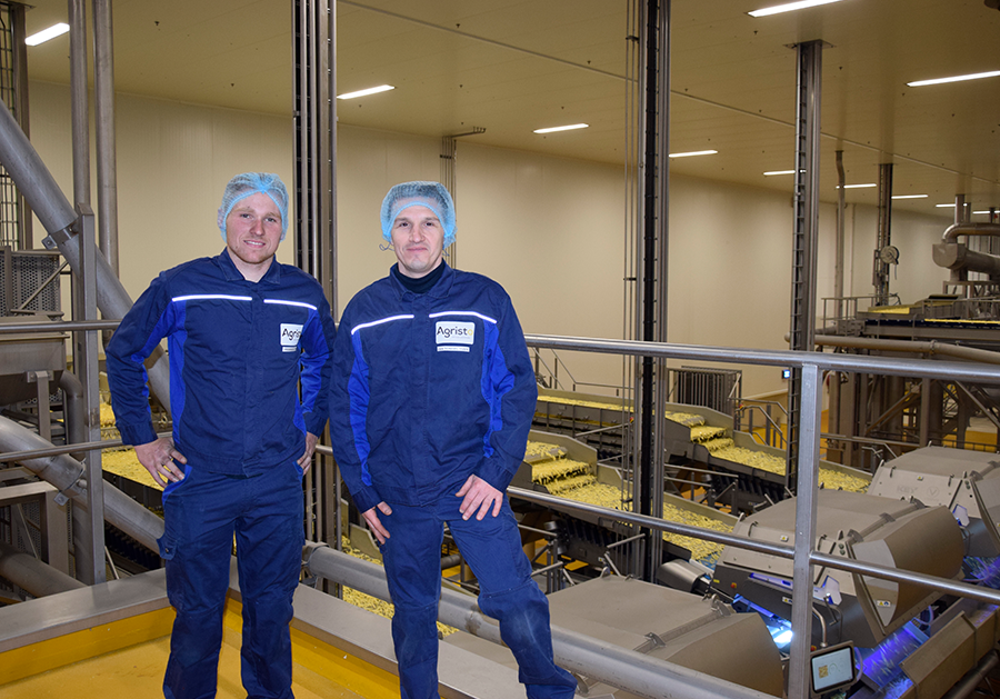 “Ik deed gewoon mijn best, en plots stelden ze me een vast contract voor! Het is leuk dat ik terug mag voor een vaste job, want het werk is boeiend en de sfeer is er fijn ”👌 &gt;&gt; bit.ly/2TEvsIP #duaalleren