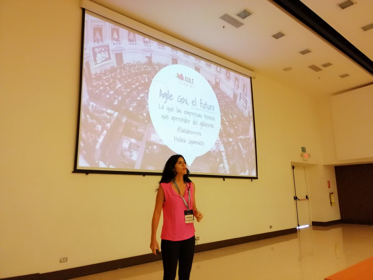 xgauto's tweet photo. Arranca la @latodaterreno hablando de Agile Gov en #ScrumDayCo https://t.co/sLBzIRO6Sk