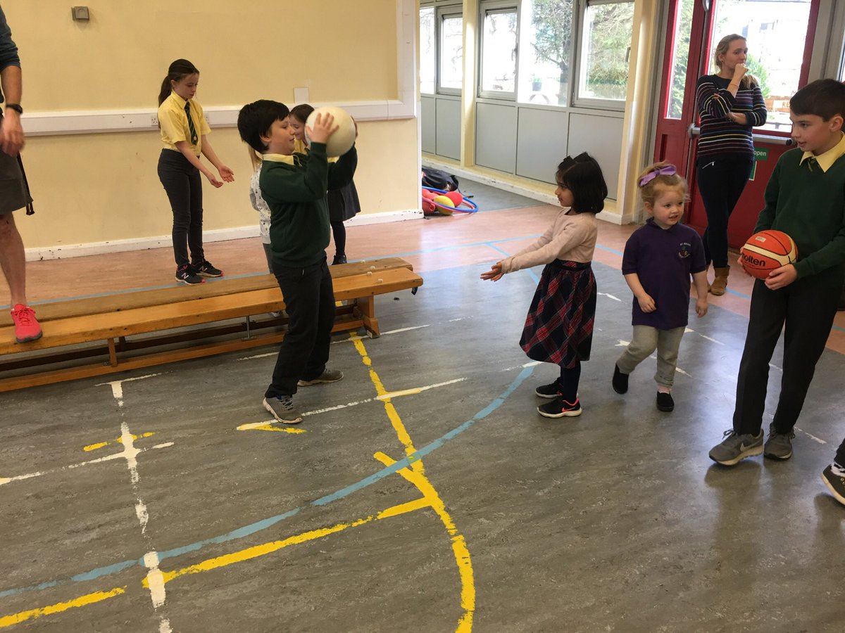 MrsKerr4's tweet image. On a Thursday P6 have been helping the nursery children in P.E #P.Ebuddies #workingtogether #developingconfidence @StNinianPS
