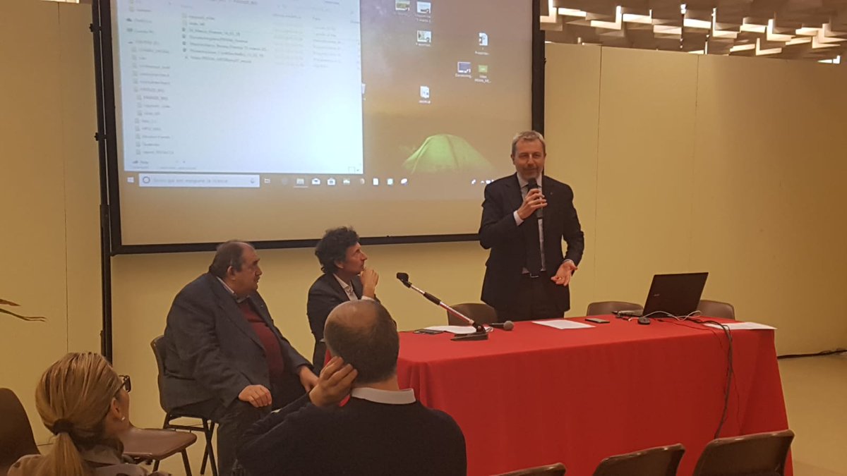 ConfagriSiena's tweet photo. Al nostro workshop su innovazione e #biologico a #FirenzeBio l'on. @raffaelenevi della Commissione #Agricoltura @Confagricoltura @primaitaly https://t.co/hurcKVSKhO