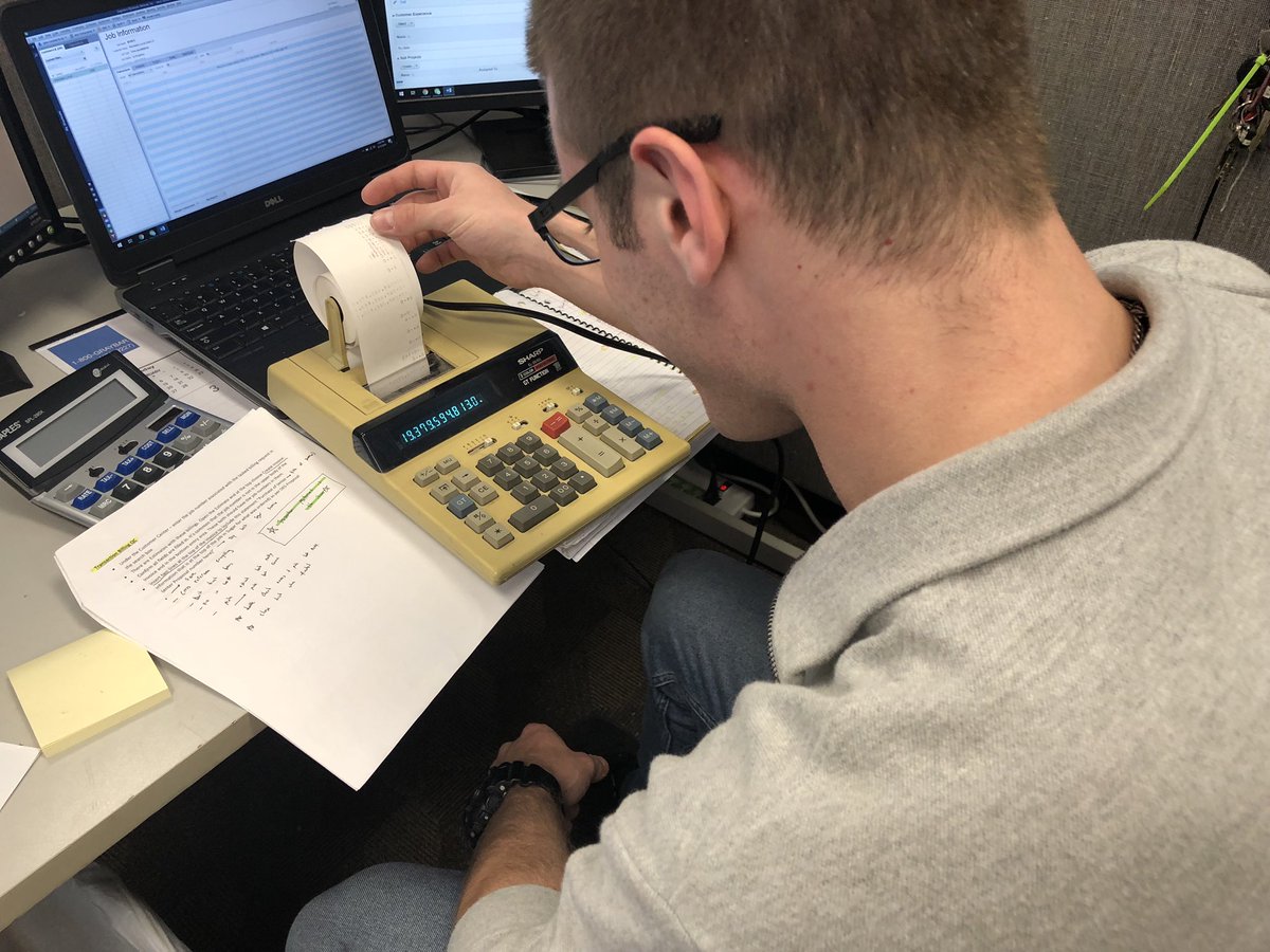 DES_Electronic's tweet image. When you gift your 23-year-old accounting intern a @Sharp_Business electronic #printingcalculator that’s most likely older than him...  🧮🧐🤣 #fbf #vintage #antique #springcleaning #electroniccalculator #dagostinoelectronic