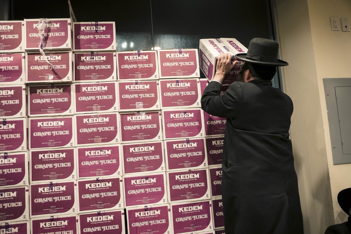 Masbia's tweet image. Thank you @motty58 form @BPShomrim for volunteering to help keep the Wednesday night distribution orderly.

Zalmen from the #UWS celebrated his 80th #Birthday by handling out $80 in cash to 97 families
youtu.be/lJ6JygdMpqI 

You can help too, click here masbia.org/purim