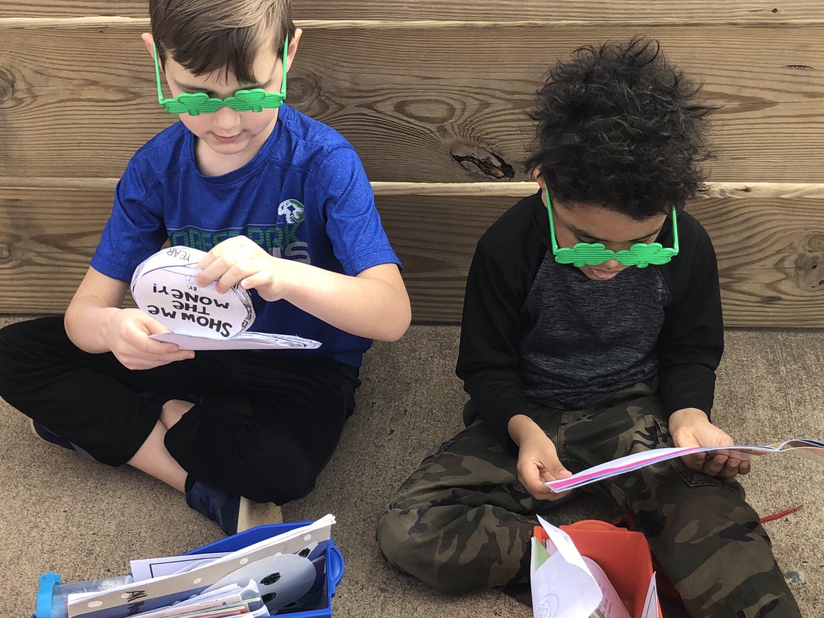 St. Patrick’s Day reading on this gorgeous day!! #AshlandSOAR #welovebeingfirst