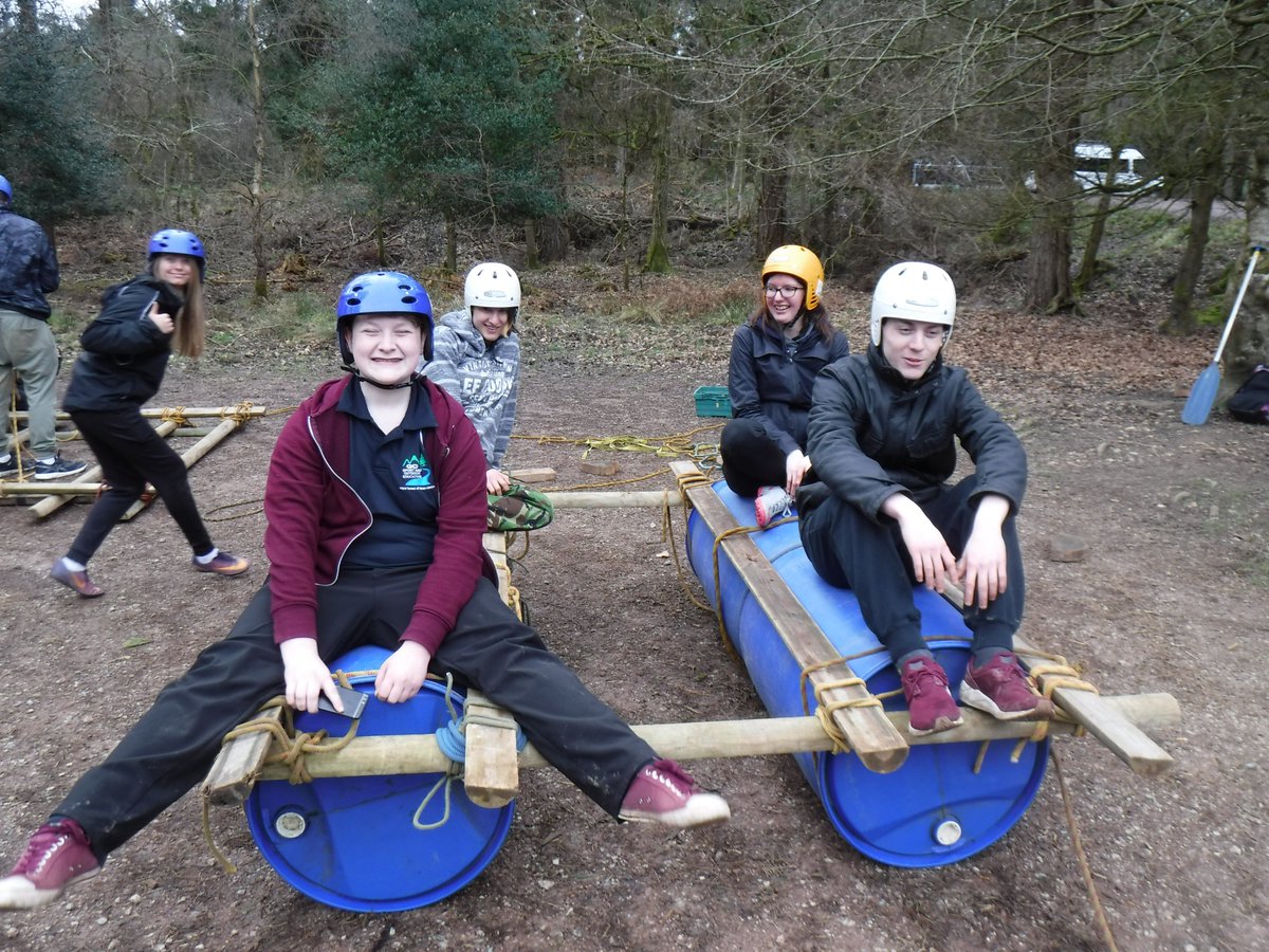 Excellent day with @GC_OutdoorEd students developing their #raftbuild #leadership. The @gloscol students looked at #knots and designs to develop their #rafts. #cinderfordoutdooradventure #mallardspike @forestersforest @ForestryCommEng @ForestryComm #teambuilding @DeanWyeNews