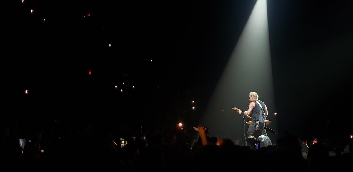 UltraCitron's tweet photo. Heres a handful of my favorite shots from the @Metallica gig a couple nights ago in Grand Rapids. All pics were taken on my Galaxy S9. No editing or photo software were used. What do you guys think?
@Papa_Het @KirkHammett @larsulrich @RobertTrujillo
#MetInGrandRapids https://t.co/8CGh0hrN3N
