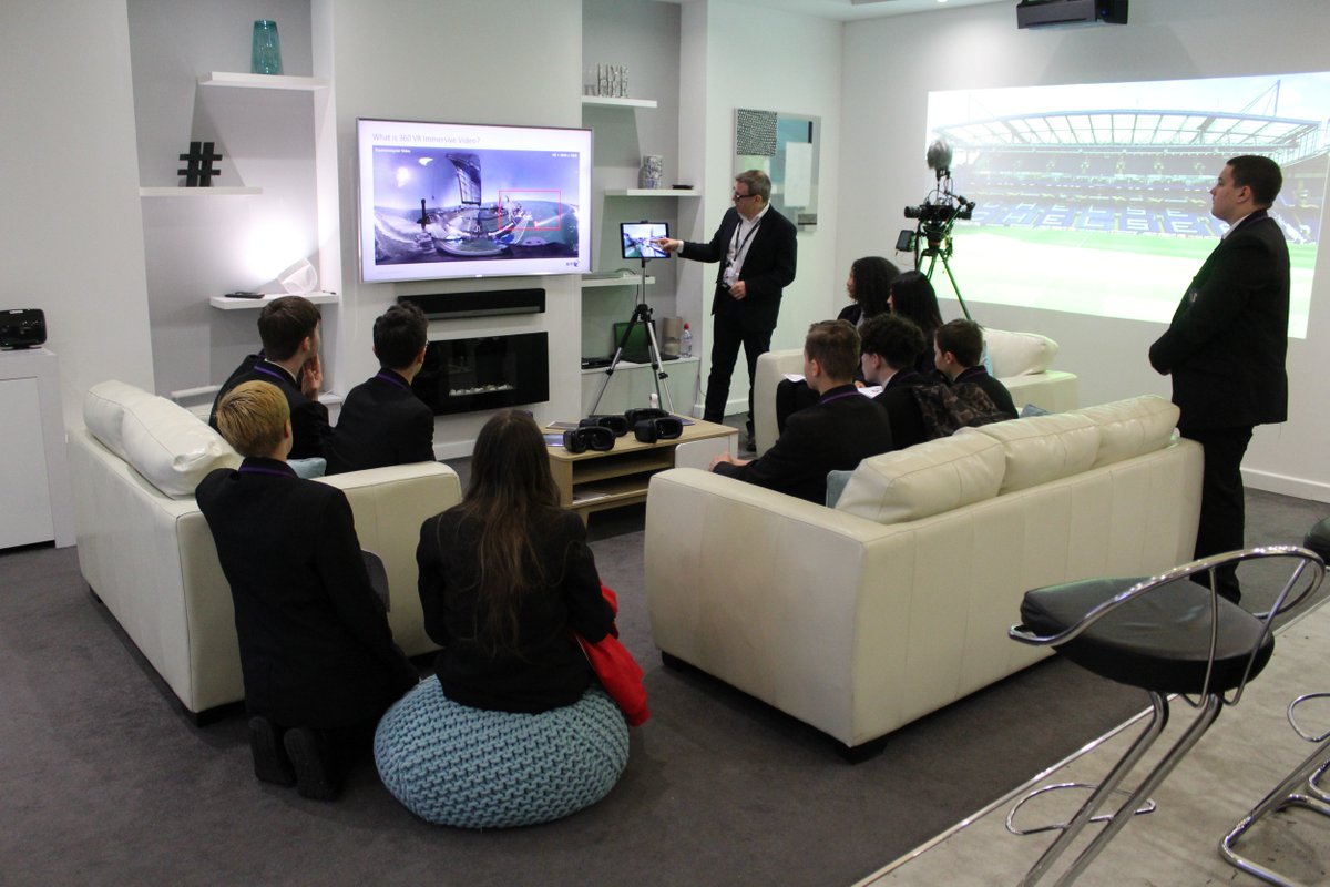 IpswichAcademy's tweet image. Innovative, inspiring day @Adastralpark for Year 10 students @IpswichAcademy. Learning routes into STEM, thank you to everyone at Adastral Park for an incredible #BritishScienceWeek.