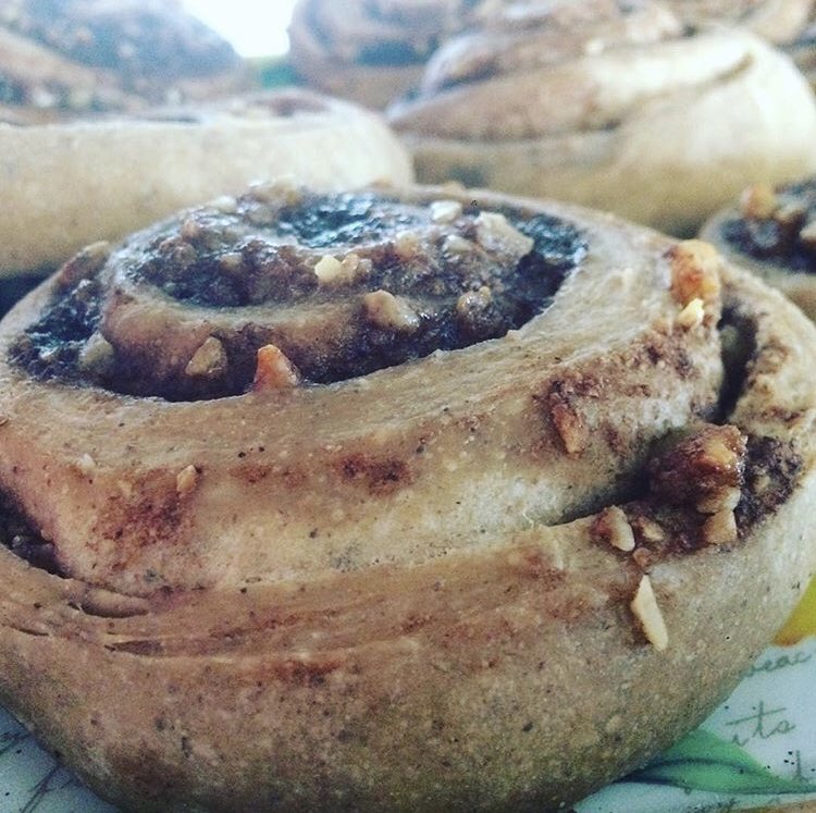 #repost • @pasteleriaelbosque Rollos de canela recién salidos del horno 😍 te esperan hoy a partir de las 16:30 Calle central 41 Rocas de Santo Domingo @rutadellitoral