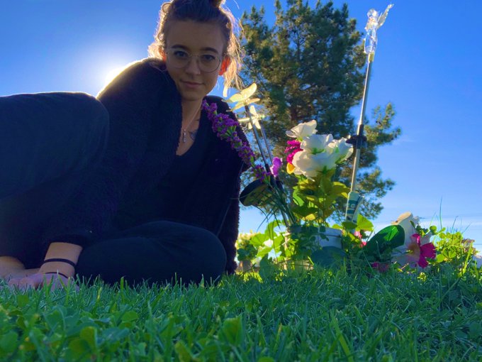 Sittin with my ya while an old man watches from a distance 👀❤️ https://t.co/wJpb2eYcYI<a href="/tag/newprofilepic"class="tags"><span>#newprofilepic</span></a>