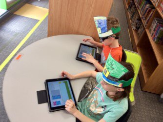 MediaRHPS's tweet photo. Mrs. Miller's leprechauns ☘️ coded Daisy the Dinosaur to spin, grow, shrink, and roll. #RHPSistheBEST #FirstGradeCodes 🦕🦕🦕 https://t.co/IANhfanF5N