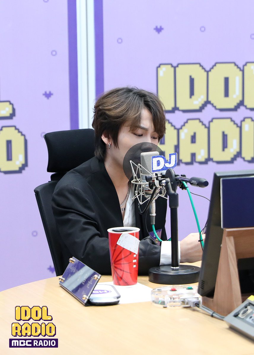idolradiokorea's tweet photo. #아이돌라디오 앨범 20190315] 

ep164. 들장미소년🌹 with 문빈, 영훈, 에릭

#IDOLRADIO #BTOB #비투비 #정일훈 #룽디 #세젤룽! https://t.co/gnqKXc1ZCF
