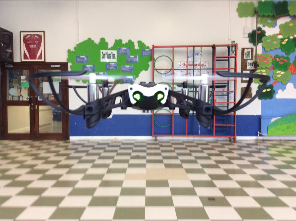 SwissValleyCP's tweet photo. Blwyddyn 5 have been giving a #flippedteaching session on coding drones with Blwyddyn 4 this week. Thank you to the Coding Club for a successful experience with drones from @ERW___ https://t.co/PJ5qR8jnm2