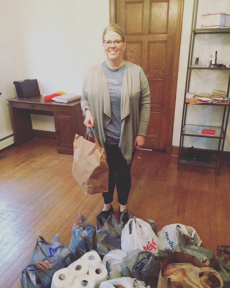 Thank you Full Life Chiropractic for this generous donation of toiletries for our pantry! We are so grateful for the way you continue to serve the local community. We are all stronger together!