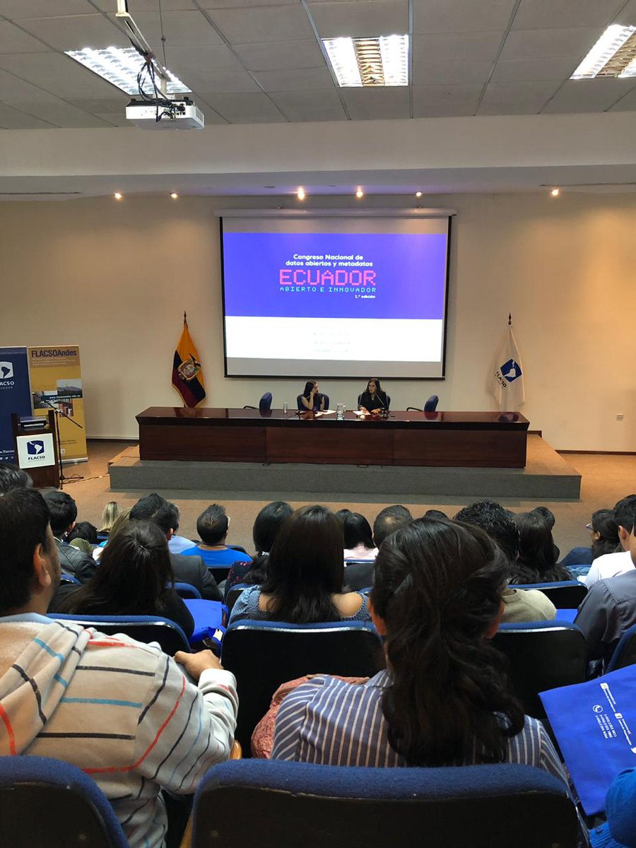 Nuestra <a href="/agus_deluca/">Agustina De Luca</a> en este momento, exponiendo en el Congreso Nacional de datos abiertos y metadatos de Ecuador! #opengovweek #OpenData