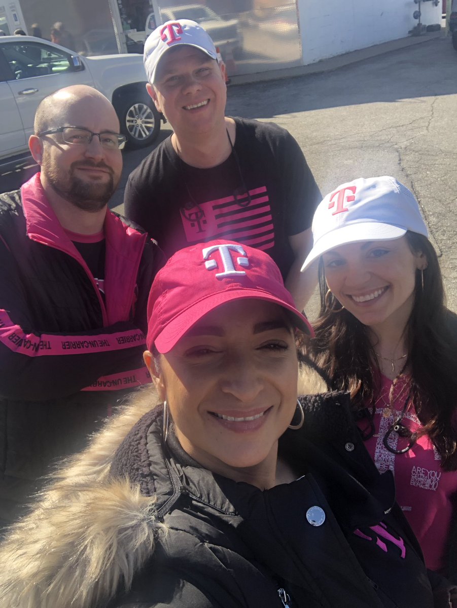 mariajimenezz4's tweet photo. TPR, COR and Ops up in Pittsburgh with some COR / TPR visits. One team - One vision #OperateWithPride #Mavericks @bstanfo2 @JArienzo @SouthPittSOM @CeahJustice https://t.co/sWZGIvd1gu
