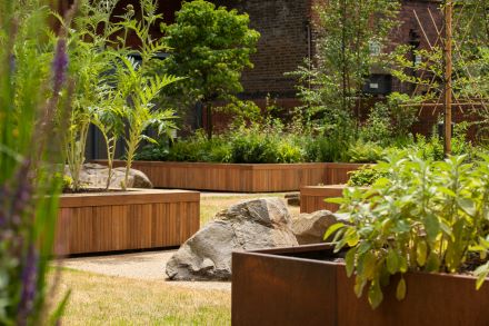 The_APL's tweet photo. This years Supreme Winner, sponsored by @BradstoneUK, is @KLGUK for the Streatham Hill project. The Judges’ said, “The design made it feel like a number of smaller gardens which could be enjoyed by the residents &amp; offered inspiration.” Congratulations! #APLAwards19 #WeAreAPL https://t.co/c1vdORGF7z