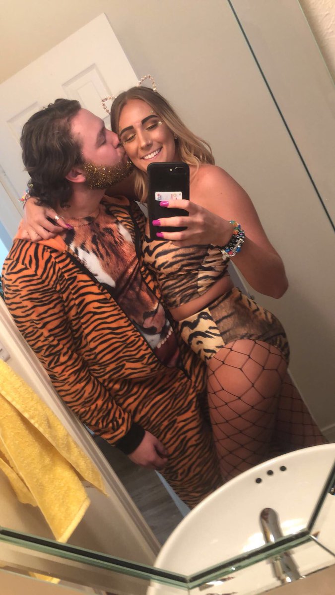 nicwill30's tweet photo. @mauiwowie_bunny My partner in crime is the best😍❤️ https://t.co/4eObZJL3R0