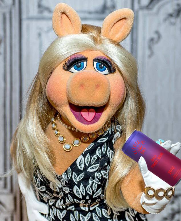 Bonjour!🐷 We're le only canned wine accepted to le very exclusive 14th annual Pigs &amp; Pinot wine tasting event in Healdsburg, CA. Look out for stories from this weekend's piggyfest by our intrepid and unboring winemaker, <a href="/KaraGroom/">,</a> ⚡🍇