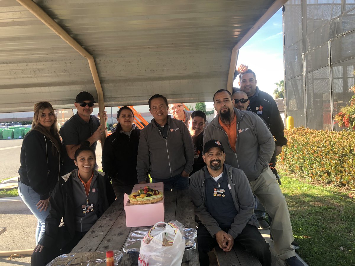 Cypress MET celebrating Arnie’s Birthday! Love this team! @DesireThorpe <a href="/HomeDepot6650/">KMB@6650</a> <a href="/Beatriz68475813/">Beatriz Gonzalez</a> @Allen83hd