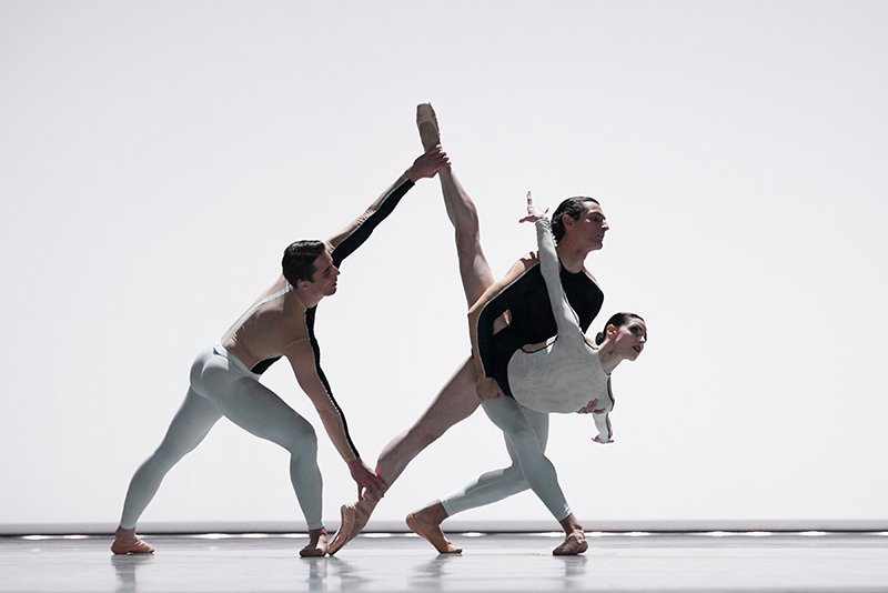 Sadlers_Wells's tweet photo. "I'm working with the ideas of opposition, the architecture and the humanity or the light and the dark." 

Ballet technique is pushed to its limits in David Dawson’s Anima Animus for @sfballet.

https://t.co/sLlcwmApgk https://t.co/rfMYlRDjjO