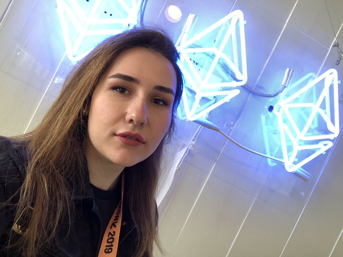 MelisBilgutay's tweet photo. Let's talk about #blockchain baby! #ethereum #consensysSxsw #Colendi https://t.co/NxFwyF3ped