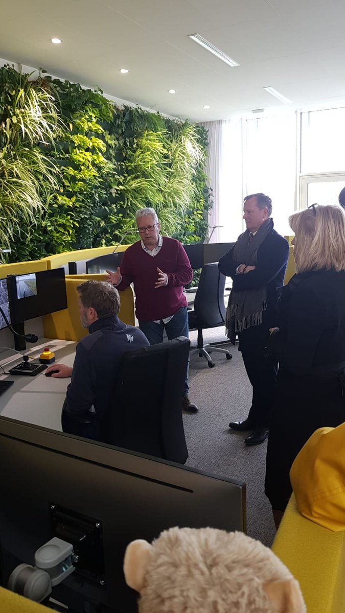 VaarwegenNH's tweet photo. Vandaag kennis gemaakt CvanK .en rondleiding en uitleg over het werk van weg en vaarweg inspecteur. https://t.co/J0ZaFbsEuW