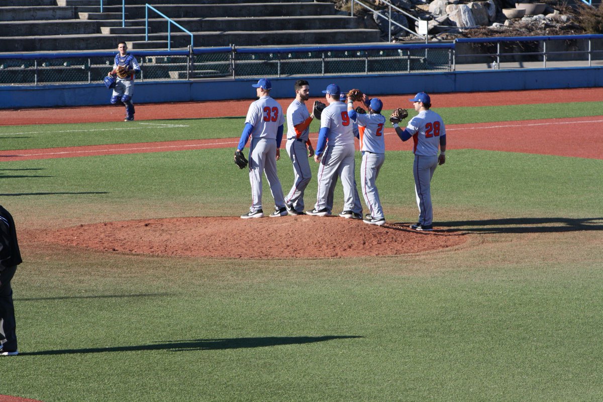 nphawks's tweet photo. .@NP_BaseballD3 gears up for #RussMattInvitational in Florida, starting with its first @SUNYACsports matchup of the season against @FredBlueDevils Friday. @newpaltz #NPHawks #NPHawksBaseball #npsocial #d3baseball
PREVIEW: https://t.co/xuQo3sPyCg https://t.co/8IzVEGAgRo